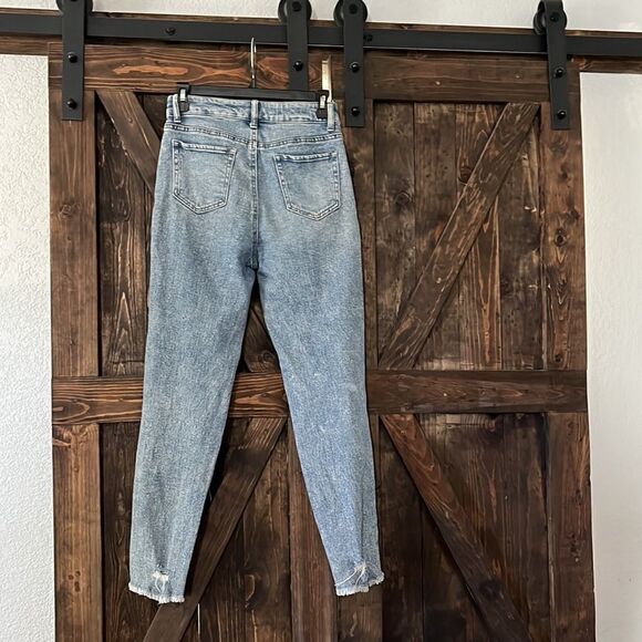 Tinseltown Juniors' Distressed Mom Jeans Sz-3 - Picture 5 of 9